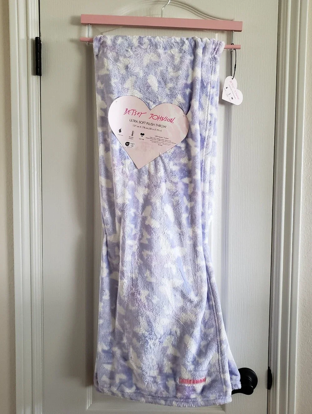 Betsey Johnson Purple & White Butterfly Pattern 50 X 70 Throw Blanket NWT